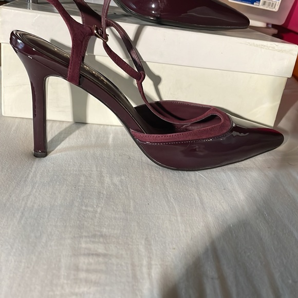 Ralph Lauren pump. - Picture 2 of 5